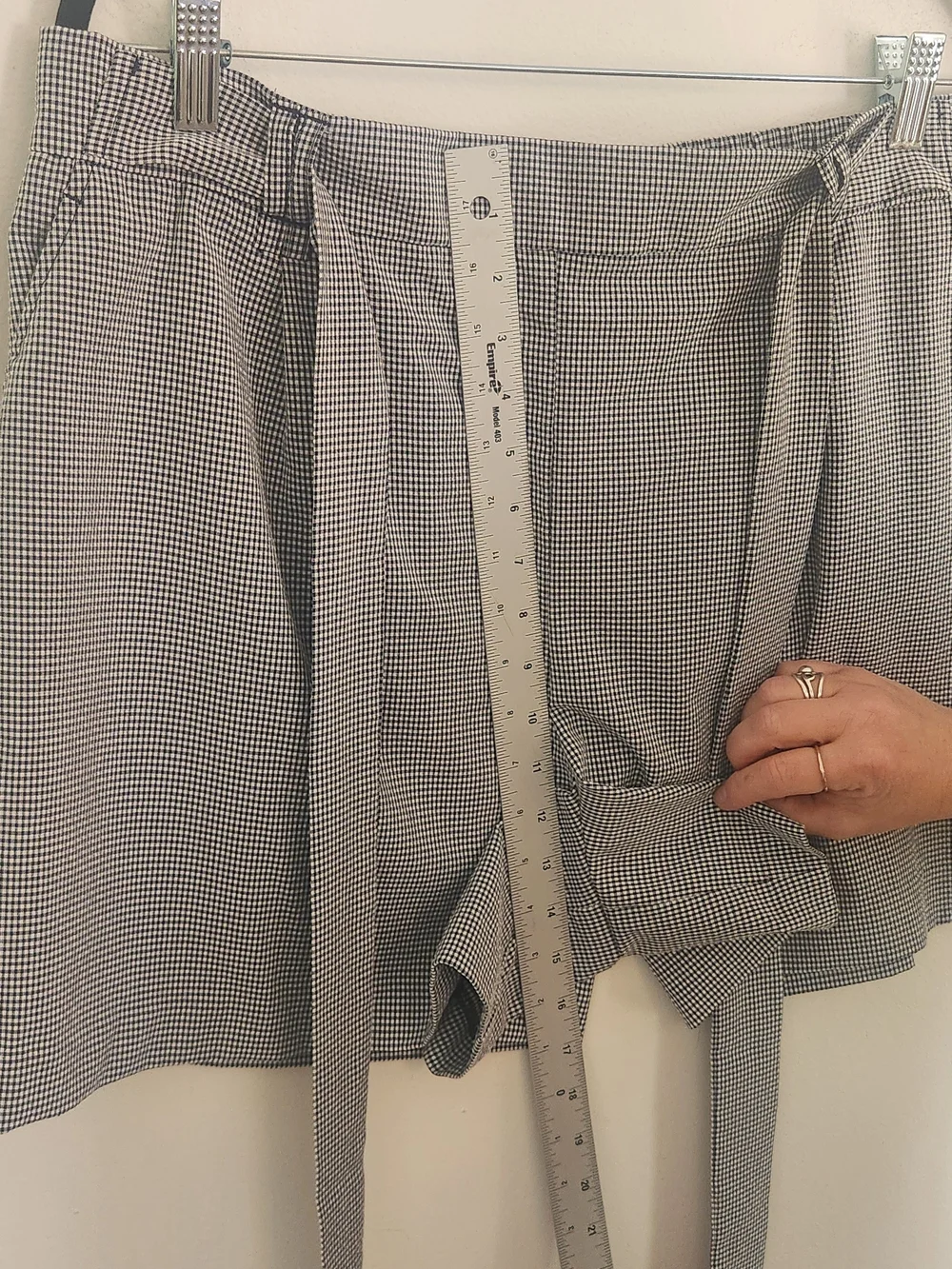 Nicole Miller Navy and White Gingham Tie Waist Shorts Size XL